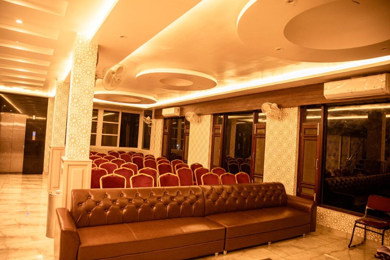 تشامبا Hotel The Florence المظهر الخارجي الصورة