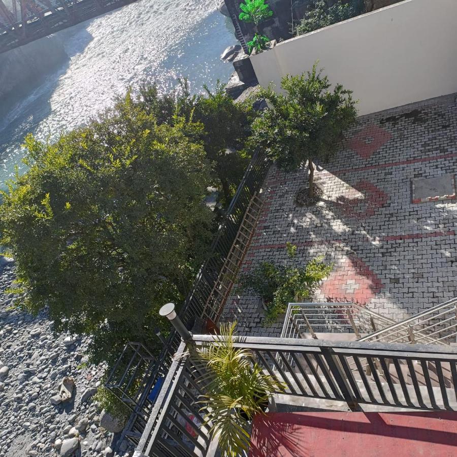 تشامبا Hotel The Florence المظهر الخارجي الصورة